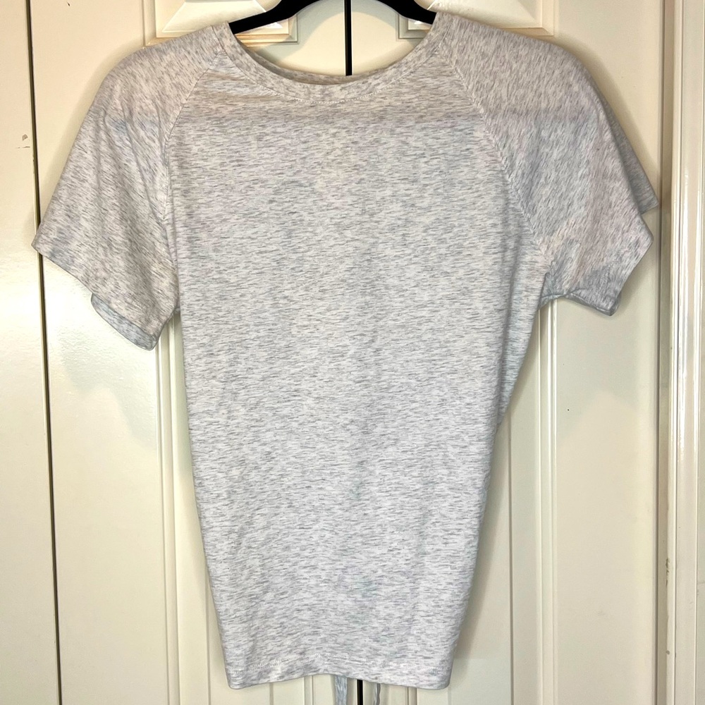 ZELLA Open Back T-Shirt Size SMALL